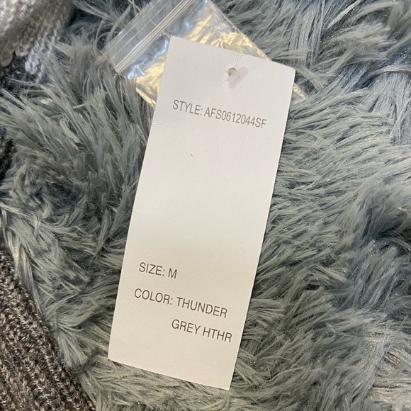 Stitch Did Design History Sweater grey nwt medium - Picture 6 of 9